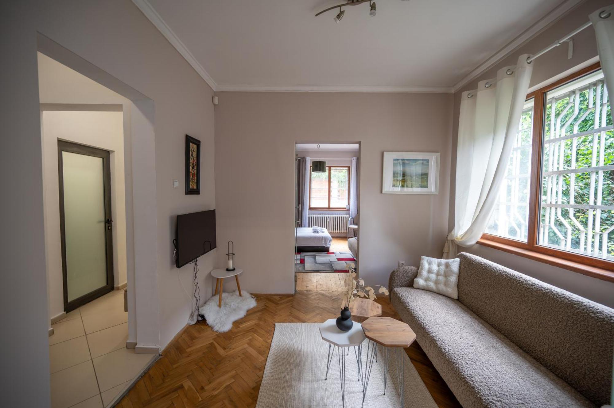 Beautiful Two-Bedroom Apartment In City Center Софія Екстер'єр фото