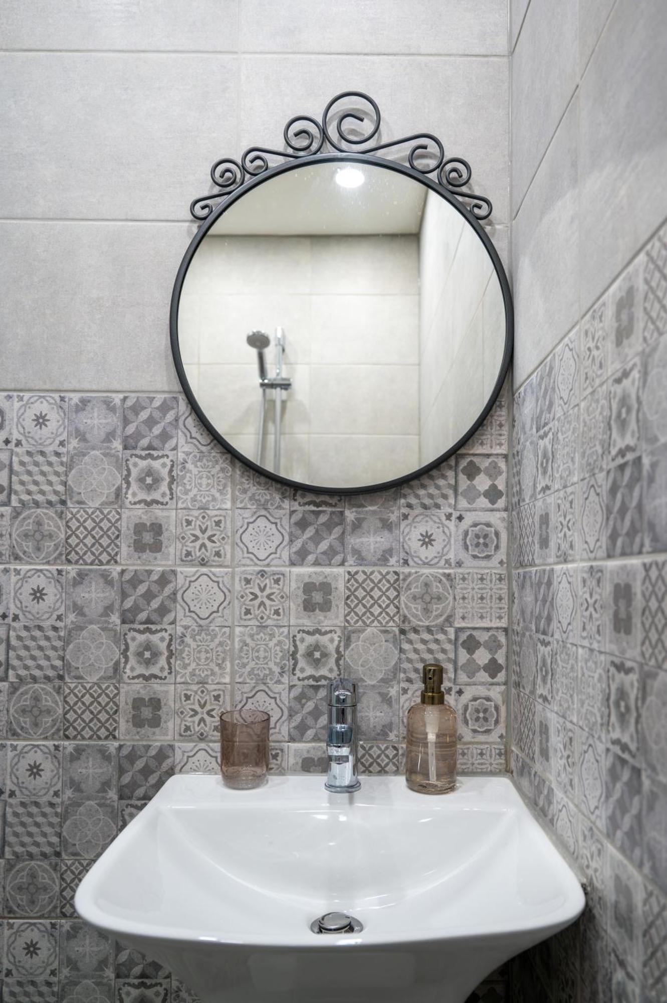 Beautiful Two-Bedroom Apartment In City Center Софія Екстер'єр фото